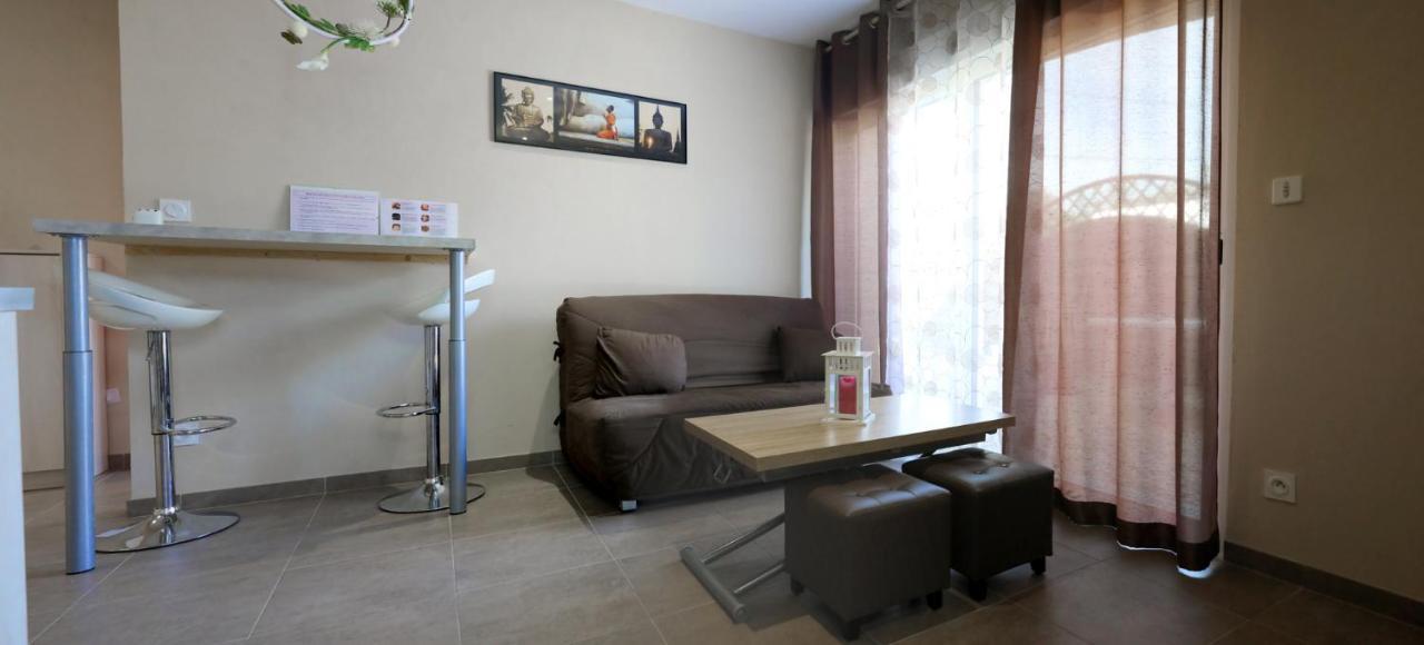 Au Coeur Du Bien-Etre, Gite Avec Piscine Chauffee Et Couverte, Spa, Sauna, Massages Monteaux Exteriör bild